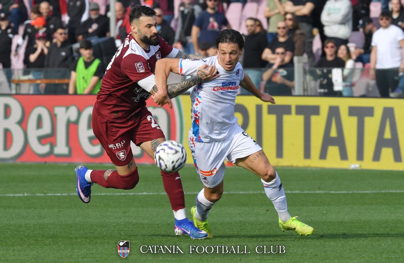 {E adesso andate via, voglio restare solo} = #STRINGHE.16