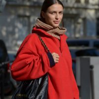 Dimentica il Cappotto: Il Pile Polar è l’Ultima Tendenza