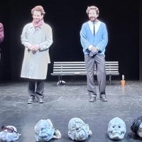 Sulla morte senza esagerare: lo spettacolo di teatro contemporaneo è alla centesima replica di successo