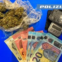 Cronaca, Catania: 25enne denunciato dalla Polizia di Stato per detenzione ai fini di spaccio di sostanza stupefacente.