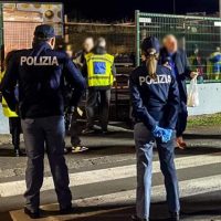 Cronaca, Catania: GRAVI DISORDINI DURANTE LA PARTITA DI COPPA ITALIA CATANIA – PESCARA. ASSALTO A TIFOSI OSPITI E FORZE DELL’ORDINE. PUGNO DURO DELLA QUESTURA: EMESSI I PRIMI DASPO DI 5 ANNI AGGRAVATI.
