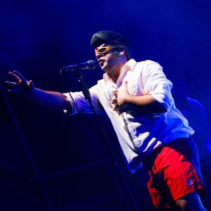 Tony Pitony conquista ancora Villa Bellini: a Catania va in scena lo show senza etichette.