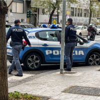 Cronaca, Catania: Sorpresa in un negozio mentre tentava di asportare della merce, 45enne denunciata dalla Polzia per furto aggravato.