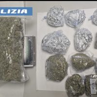 Cronaca, Catania: La squadra mobile arresta un pusher, sequestrati oltre 1,5 kg di marijuana.