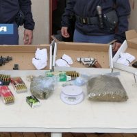 Cronaca, Catania: Armi e droga rinvenute dalla Polizia di Stato in un appartamento disabitato a San Cristoforo.