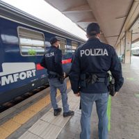Cronaca, Catania: Rubano binari del treno, identificati e denunciati dalla Polizia di Stato.