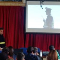 Prima Pagina, Attualità, Santa Maria di Licodia: Educazione stradale, la Polizia di Stato incontra gli alunni dell’istituto Don Bosco.