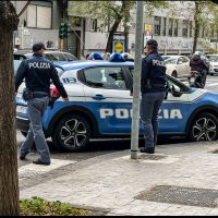 Cronaca, Catania: Danneggia l’ingresso di una banca, 36enne denunciata.