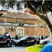 Cronaca, Catania, Quartiere “San Cristoforo”: Beccati ancora una volta nello stesso appartamento., arrestati dai Carabinieri altri due giovani spacciatori.