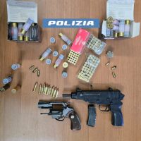 Cronaca, Catania: Deteneva illegalmente armi da guerra, arrestato dalla Polizia di Stato.