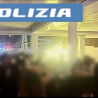Cronaca, Catania: Scoperta dalla Polizia una discoteca abusiva allestita nel roof top di un Hotel del Lungomare di Catania.