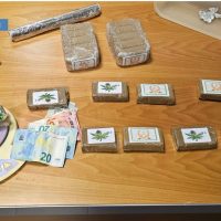 Cronaca, Caltagirone (CT): Sotto un albero 2kg di Hashish, arrestato un 54enne.