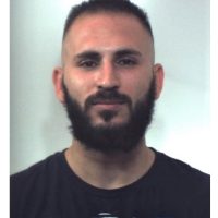 Cronaca, Biancavilla (CT): Ordine di carcerazione per Vito Marino, responsabile di porto d’armi da guerra, rissa e detenzione di sostanze stupefacenti ai fini di spaccio.