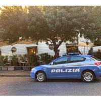 Cronaca, Catania: La Polizia interviene in via Sant’Euplio dove vi era una donna priva di sensi sul marciapiede.