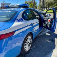 Cronaca, Catania: Ladro incastrato dalle telecamere mentre ruba in un bar, bloccato dalla Polizia.