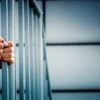 Cause ed effetti dell’affollamento delle carceri minorili dopo il VII Rapporto di Antigone “Ragazzi Dentro”.. Più carceri per tutti è quello che si vuole?