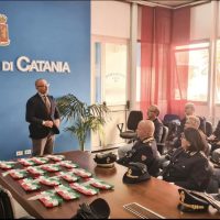 Questura di catania, sciarpa tricolore per 16 neo commissari della polizia di stato