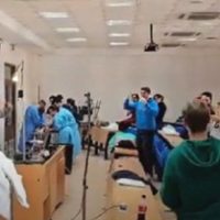 IL professore Cristoforo Pomara fermo in cattedra